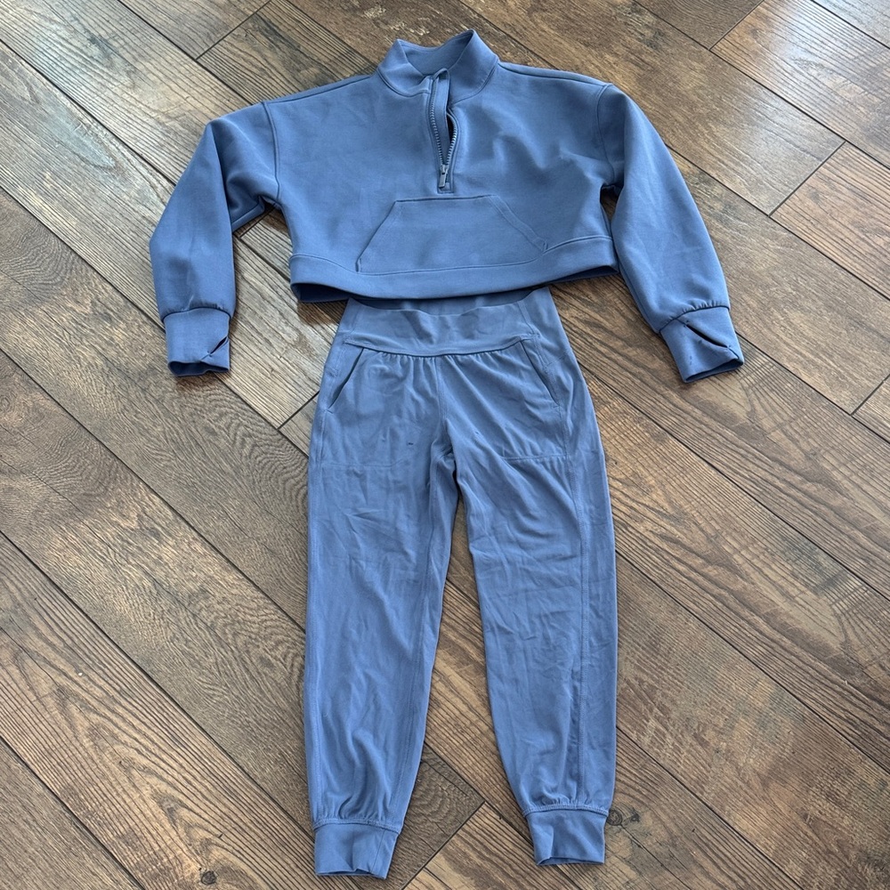 All in Motion Girls Cropped Sweatshirt and Joggers Set